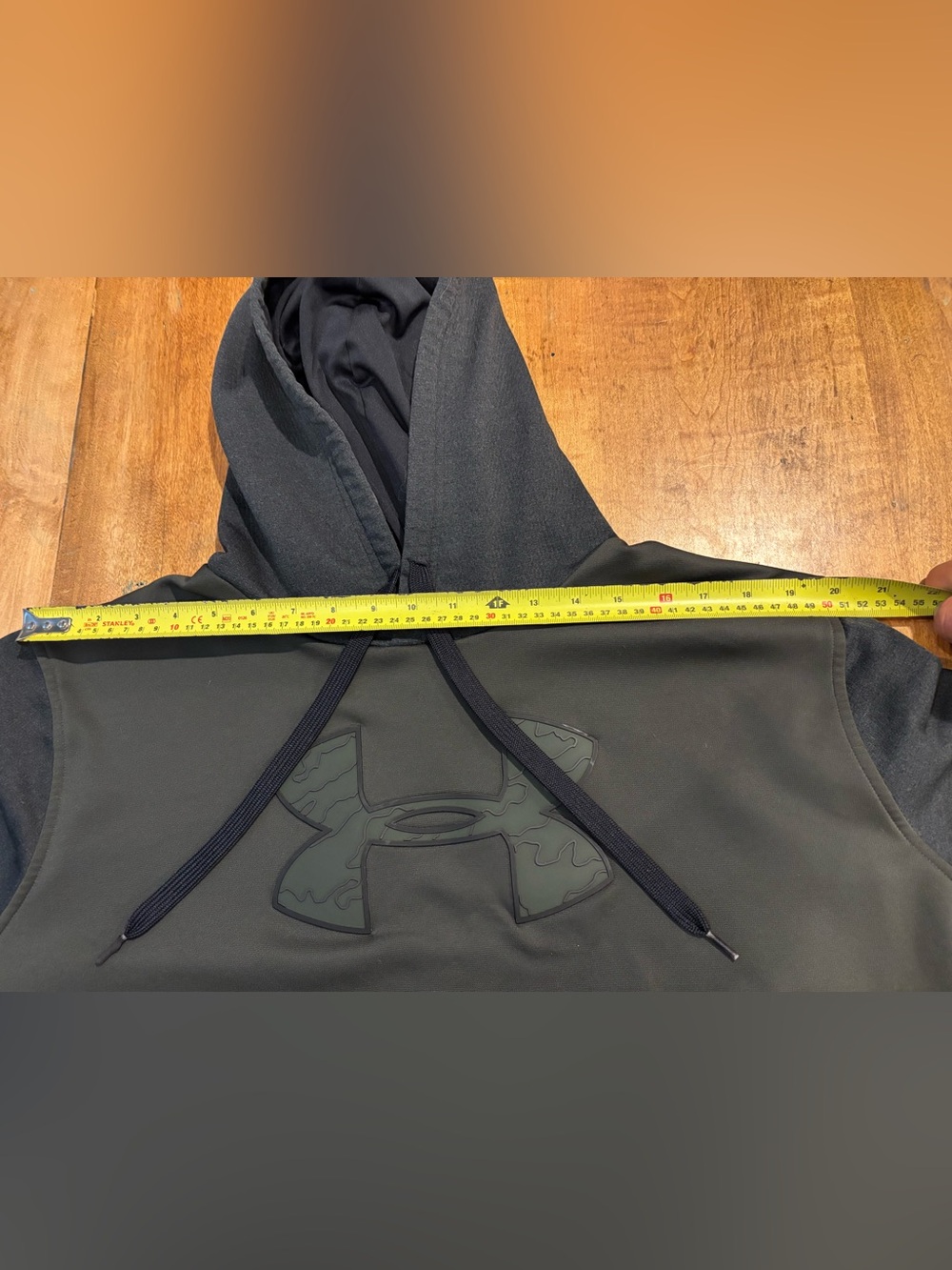 Under Armour Olive Green and Black Hooded Performance Pullover - Picture 5 of 6